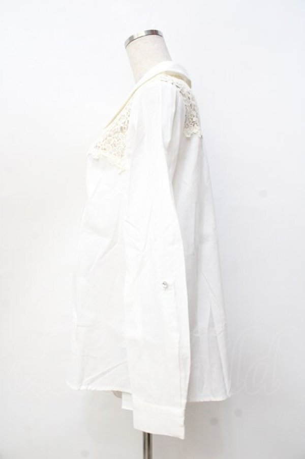 画像2: axes femme / 肩レース使いシャツ  生成り Y-25-09-16-031-AX-BL-SZ-ZI (2)