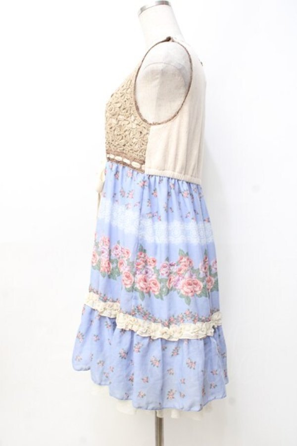 画像2: axes femme / カギ針ニット使いパネル柄ワンピース M サックス Y-25-09-25-082-AX-OP-SZ-ZT009 (2)