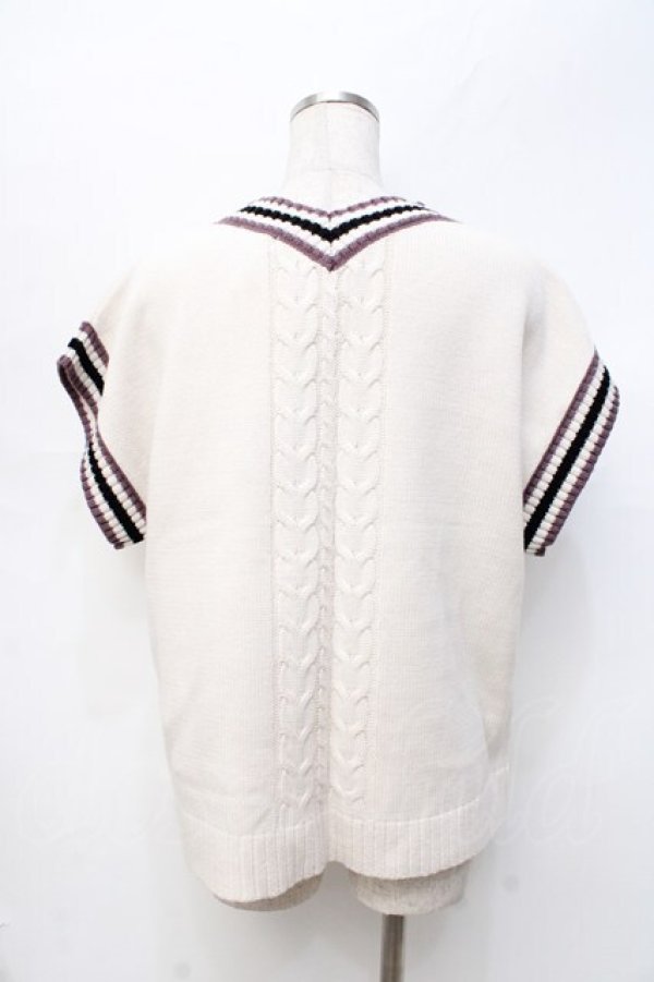 画像2: axes femme / 刺繍入カレッジ風ニットベスト  生成り Y-25-09-25-022-AX-TO-SZ-ZI (2)