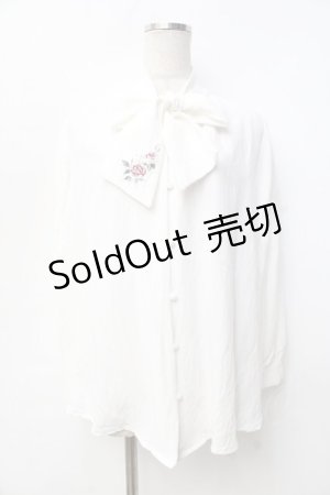 画像: axes femme / 刺繍入りリボンロングブラウス  白 Y-25-09-25-025-AX-BL-SZ-ZI