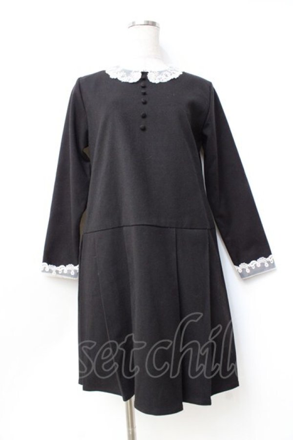 画像1: F i.n.t / オーガンジー襟プリーツワンピース F 黒 Y-25-09-29-143-CA-OP-SZ-ZY (1)