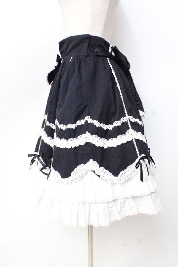 画像2: Angelic Pretty / スカラップドーリィスカート  黒×白 Y-25-09-29-148-AP-SK-SZ-ZY (2)