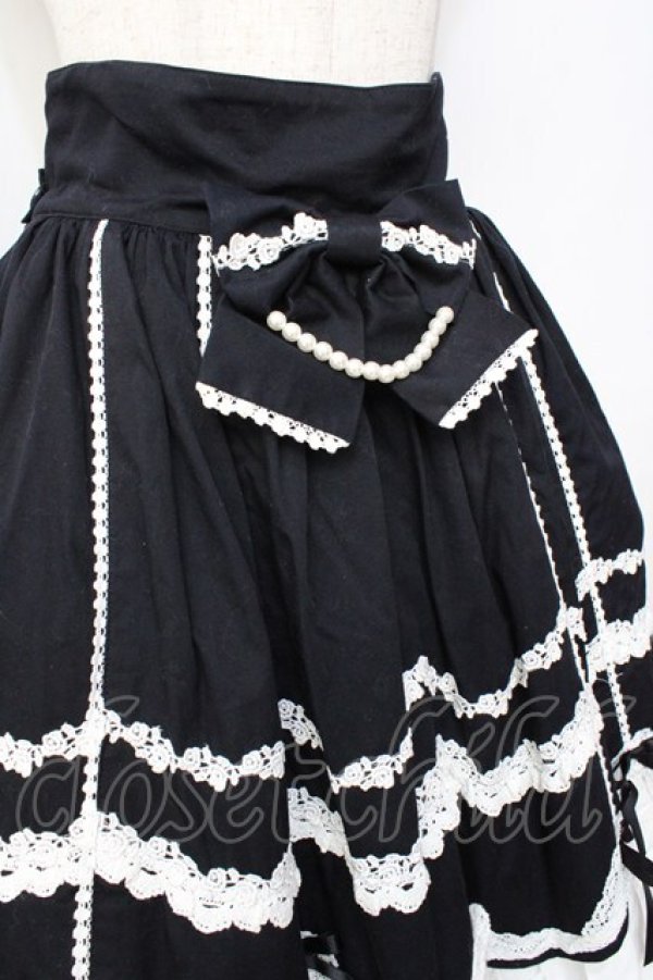 画像4: Angelic Pretty / スカラップドーリィスカート  黒×白 Y-25-09-29-148-AP-SK-SZ-ZY (4)