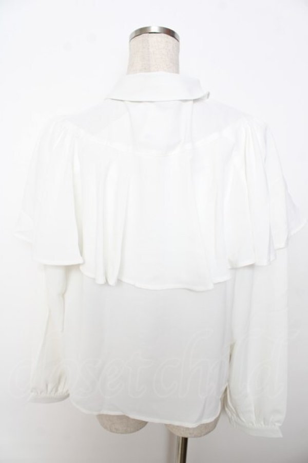 画像2: axes femme / ケープ風フリルブラウス  白 Y-25-10-03-063-AX-BL-SZ-ZI (2)