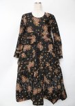 画像1: WONDERFUL WORLD / 籠ブーケ柄ワンピース F 黒 Y-25-10-06-095-LO-OP-SZ-ZY (1)
