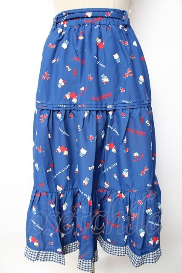 axes femme / ハローキティプリントスカート 青 Y-25-10-10-159-AX-SK