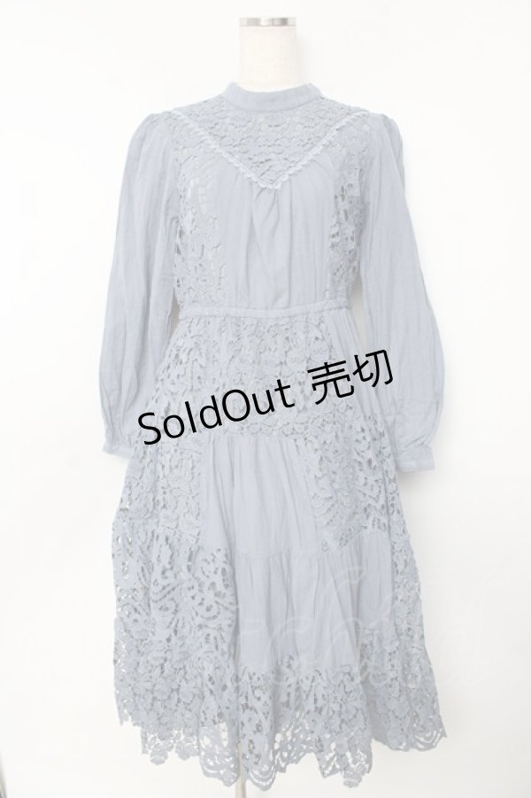 画像1: axes femme Nostalgic / 総レースパッチワークワンピース F ブルー Y-25-10-13-098-LO-OP-SZ-ZI (1)