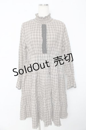 画像: axes femme / ハイカラーチェックワンピース  ベージュ Y-25-10-13-103-AX-OP-SZ-ZI