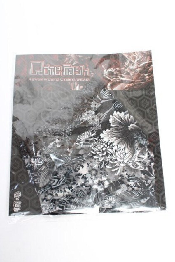 画像1: Qutie Frash / ファッションマスク《金魚和柄》  黒 Y-25-10-13-003-QU-ZA-SZ-ZY (1)