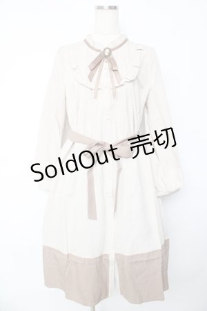 画像: axes femme / ブローチ付バイカラーワンピース M ベージュ Y-25-10-16-134-AX-OP-SZ-ZI