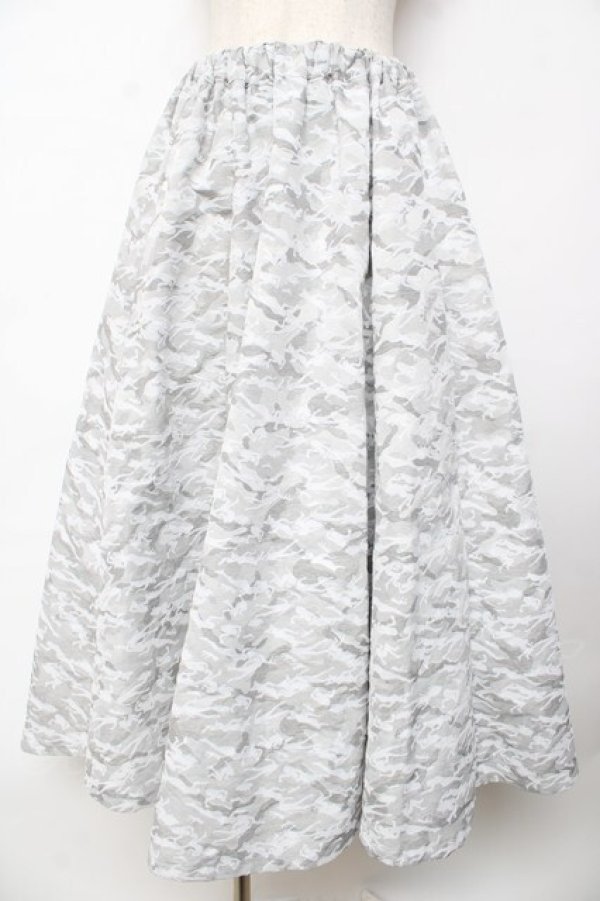 画像1: h.NAOTO / 総シルエット柄フロッキーロングフレアスカート F グレー Y-25-10-16-165-HN-SK-SZ-ZY (1)