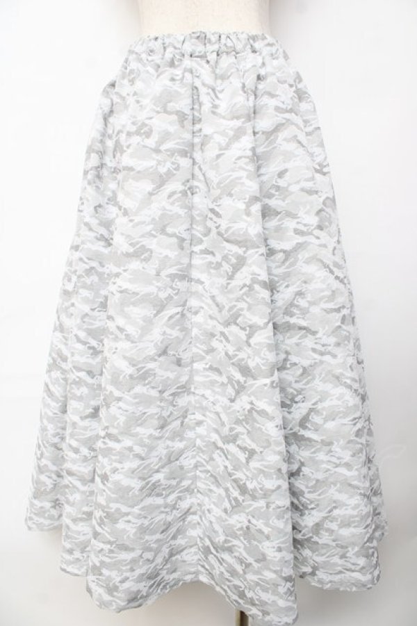 画像2: h.NAOTO / 総シルエット柄フロッキーロングフレアスカート F グレー Y-25-10-16-165-HN-SK-SZ-ZY (2)