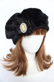 画像1: axes femme / ローズブローチ付きファーベレー 57.5cm 黒 Y-25-10-18-046-AX-AC-SZ-ZY (1)
