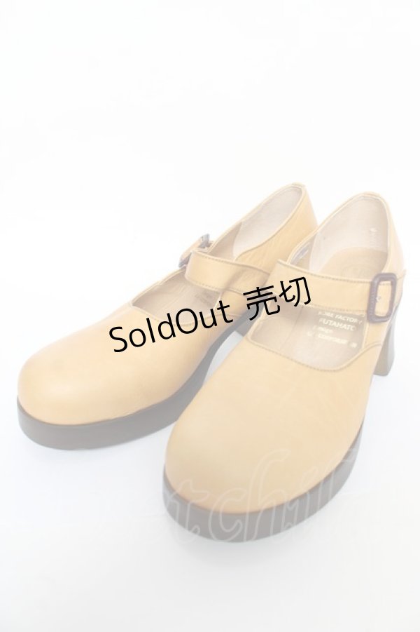 画像1: YOSUKE / ストラップパンプス LL ダークベージュ Y-25-10-18-058-PU-SH-SZ-ZY (1)