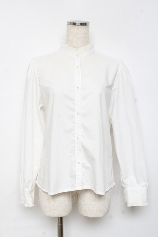画像1: Fi.n.t / フリル使いスタンドカラーシャツ F 白 Y-25-10-18-137-CA-BL-SZ-ZY (1)