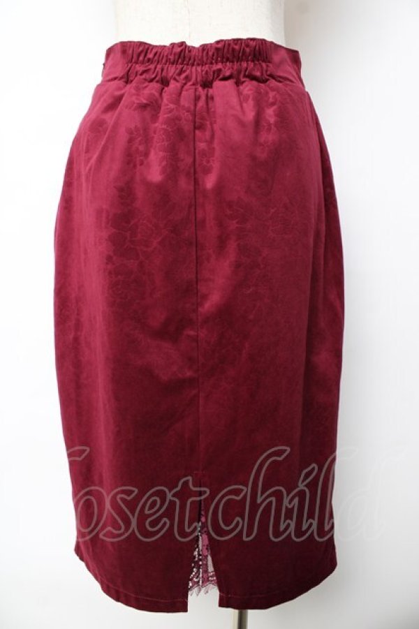 画像2: axes femme / エンボスベロアタイトスカート  ワイン Y-25-10-18-228-AX-SK-SZ-ZI (2)