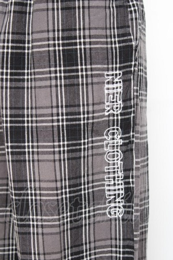 画像3: NieR Clothing / ロゴ刺繍入りチェック柄パンツ  グレー Y-25-10-20-119-PU-PA-SZ-ZY (3)