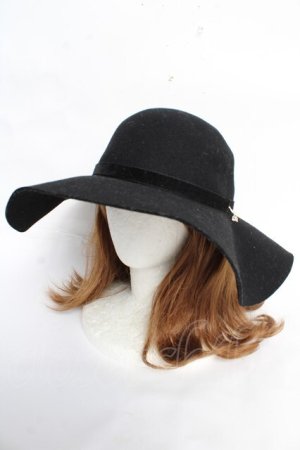 画像: axes femme / 蝶チャーム付キャペリンハット  黒 Y-25-10-28-049-AX-AC-SZ-ZY