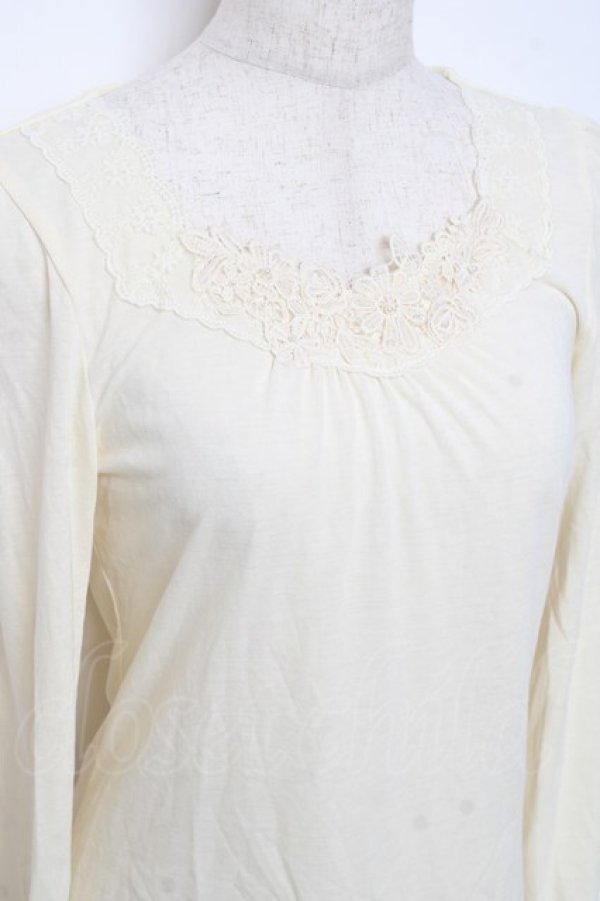 画像3: axes femme / フラワーレースインナーカットソー M 生成り Y-25-10-28-076-AX-TO-SZ-ZY (3)