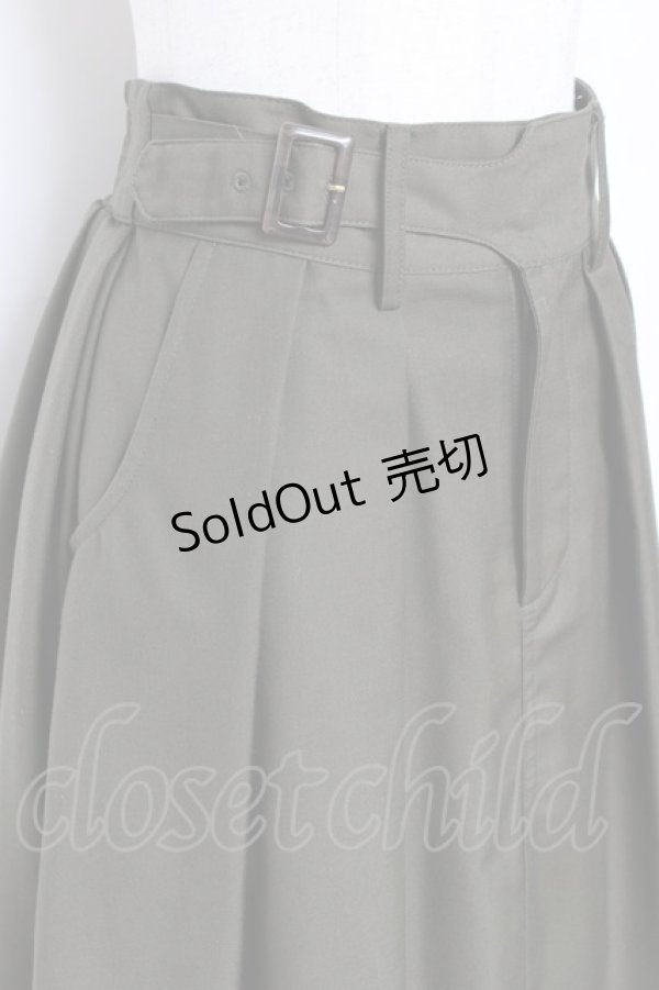 画像3: F i.n.t / サイドバックルベルトタックスカート F グリーン Y-25-10-28-150-CA-SK-SZ-ZY (3)