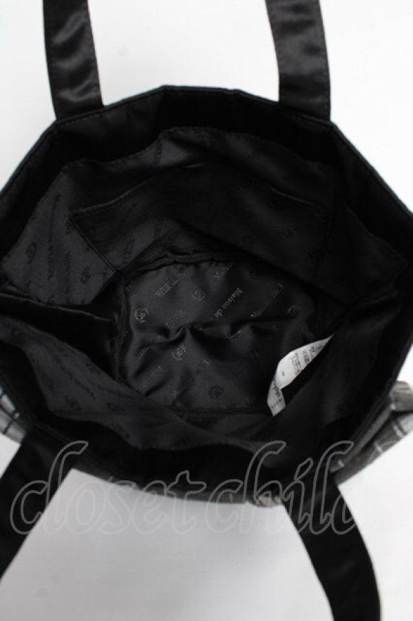 画像3: Maison de FLEUR / チェックリボンサテントートバッグ F ブラック Y-25-10-28-043-LO-BG-SZ-ZY (3)