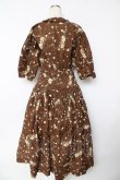 画像2: PINK HOUSE / ひな菊ブーケ柄ワンピース F ブラウン Y-25-10-31-062-LO-OP-AS-ZY (2)