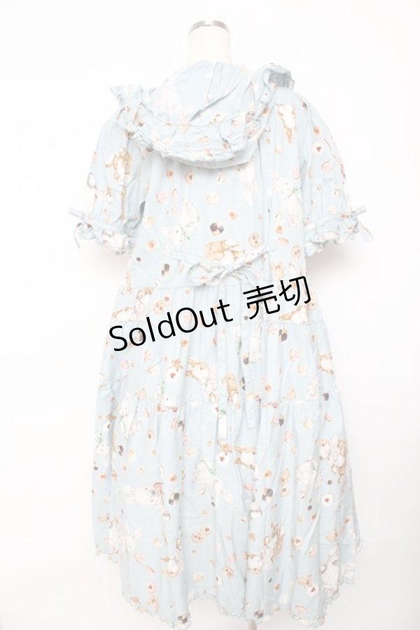 画像2: PINK HOUSE / クッキーラビッツプリントフード付きミディワンピース F サックス Y-25-10-31-067-LO-OP-AS-ZY (2)