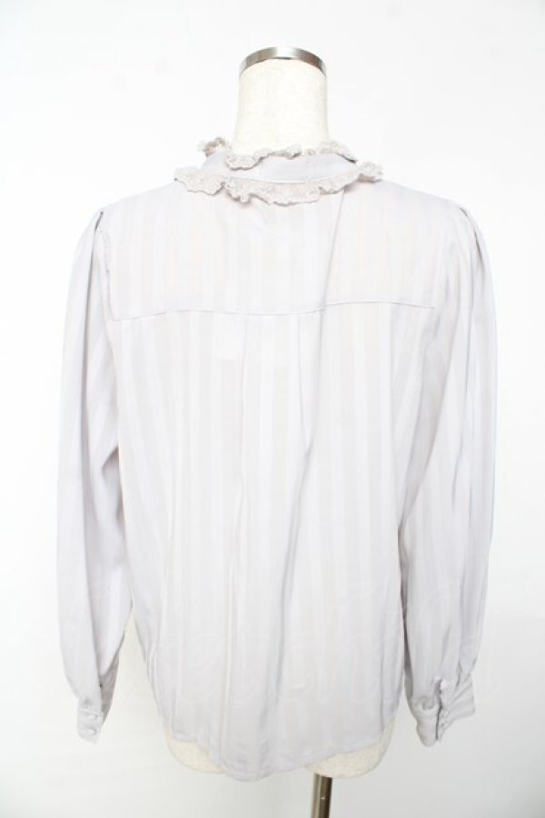 画像2: axes femme kawaii / ストライプリボンブラウス M グレー Y-25-11-01-065-AX-BL-SZ-ZY (2)