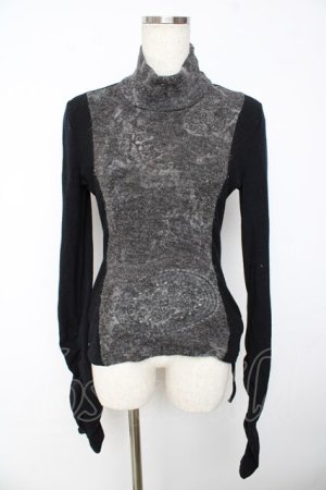 画像: Ozz oneste / 不死鳥刺繍ハイネックニット  黒×グレー Y-25-11-01-077-OO-TO-SZ-ZY