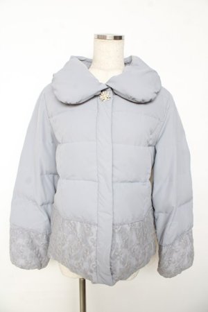 画像: axes femme / 裾刺繍ダウン  サックス Y-25-11-01-093-AX-CO-SZ-ZY