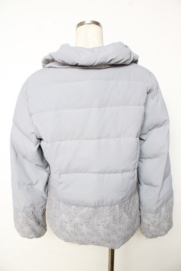 画像2: axes femme / 裾刺繍ダウン  サックス Y-25-11-01-093-AX-CO-SZ-ZY (2)