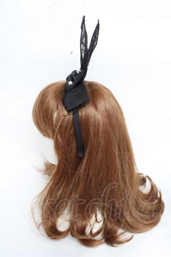 画像2: Angelic Pretty / おしゃまBunnyカチューシャ  黒 Y-25-11-01-031-AP-AC-SZ-ZY (2)