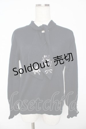 画像: axes femme / フラワー刺繍ボウタイニット  紺 Y-25-11-01-048-AX-TO-AS-ZY