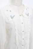 画像3: axes femme POETIQUE / 襟花刺繍ブラウス M 生成り Y-25-11-05-052-AX-BL-SZ-ZY (3)