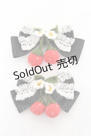 画像: BABY,THE STARS SHINE BRIGHT / いちごとレースのリボンコーム  黒 Y-25-11-05-018-BA-AC-SZ-ZY