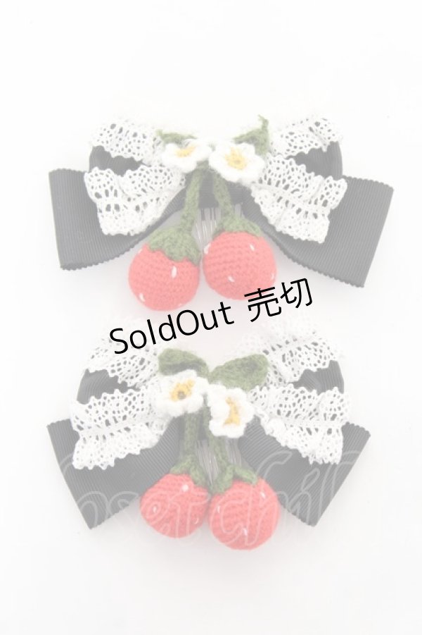 画像1: BABY,THE STARS SHINE BRIGHT / いちごとレースのリボンコーム  黒 Y-25-11-05-018-BA-AC-SZ-ZY (1)