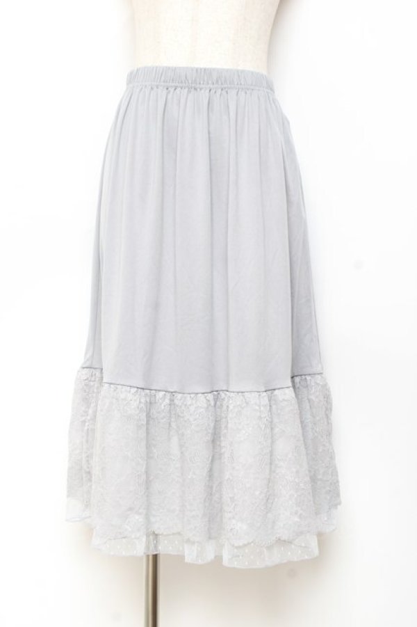 画像1: axes femme / フラワーレースミディペチスカート F グレー Y-25-11-05-162-AX-SK-SZ-ZY (1)