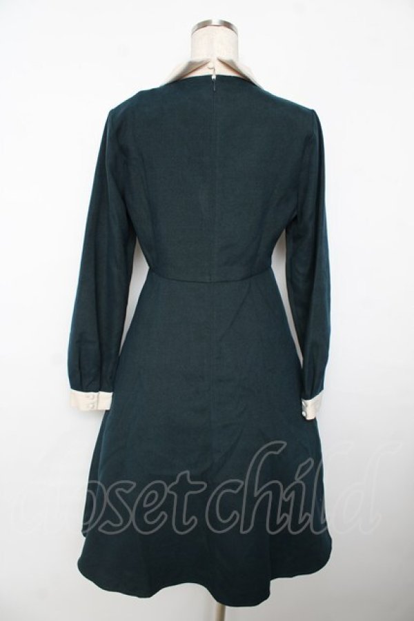 画像2: F i.n.t / クレリックヨーク切替ワンピース F グリーン Y-25-11-06-134-CA-OP-SZ-ZY (2)