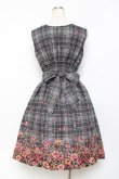 画像2: axes femme / チェック×花柄ワンピース  黒 Y-25-11-09-099-AX-OP-SZ-ZY (2)