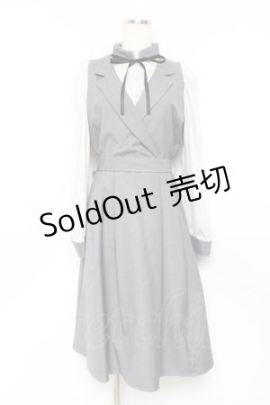 画像: axes femme POETIQUE / ベストレイヤードシャツ風ワンピース  グレー Y-25-11-09-102-AX-OP-SZ-ZY