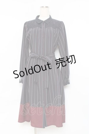 画像: axes femme / ブローチ付バイカラーワンピース  紺 Y-25-11-09-103-AX-OP-SZ-ZY