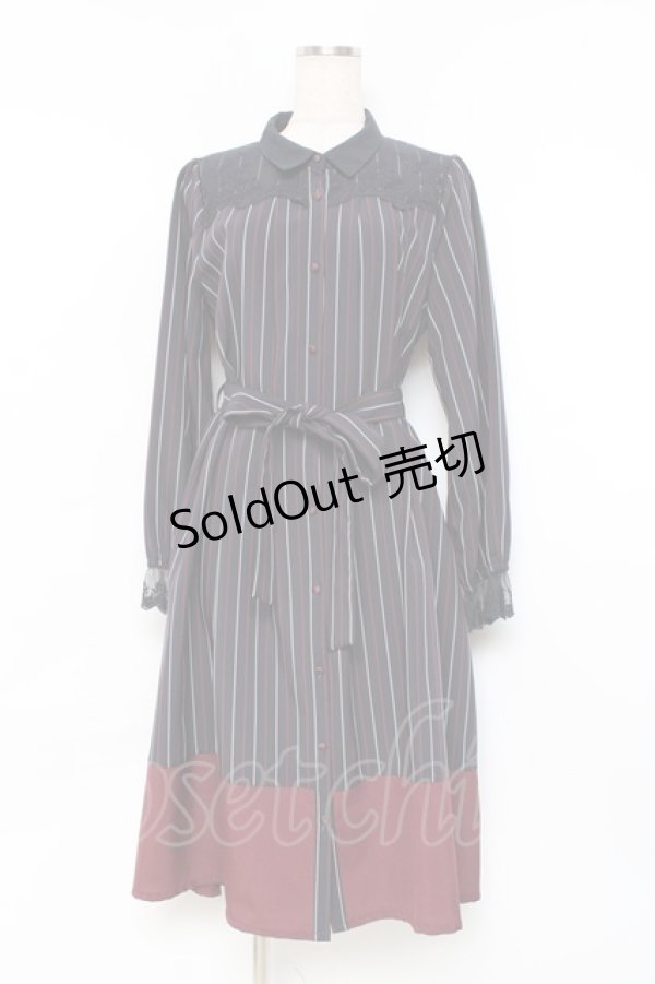 画像1: axes femme / ブローチ付バイカラーワンピース  紺 Y-25-11-09-103-AX-OP-SZ-ZY (1)