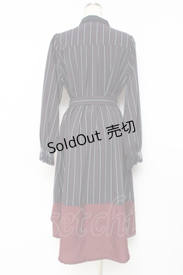 画像2: axes femme / ブローチ付バイカラーワンピース  紺 Y-25-11-09-103-AX-OP-SZ-ZY (2)