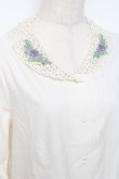 画像3: an another angelus / ローズ刺繍レースショールカラーシャツ  生成り Y-25-11-15-059-CA-BL-SZ-ZY (3)