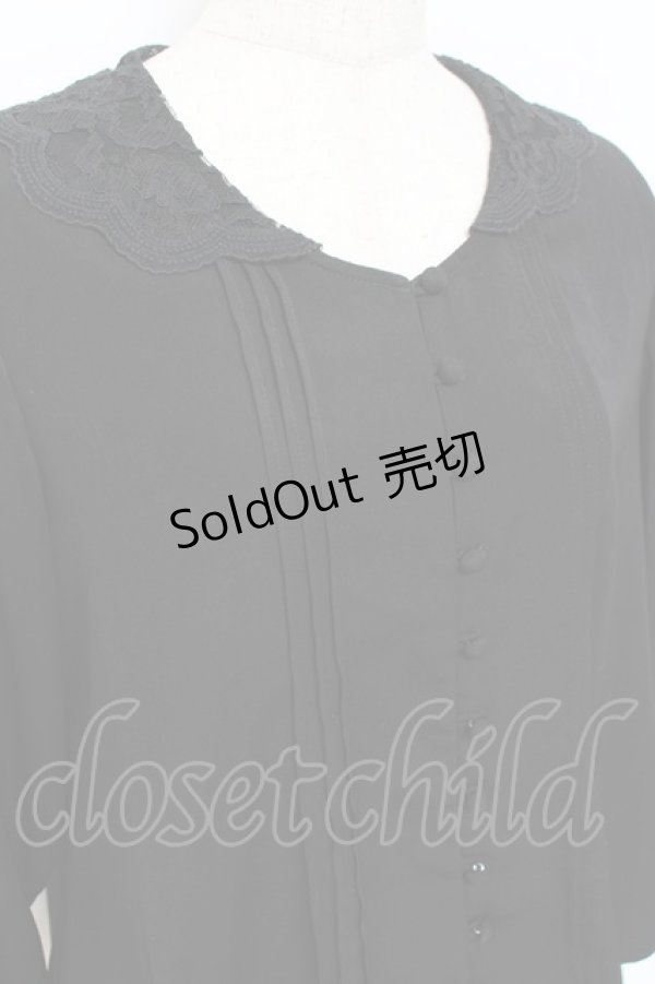 画像4: an another angelus / レース襟ピンタックブラウス  黒 Y-25-11-15-061-CA-BL-SZ-ZY (4)
