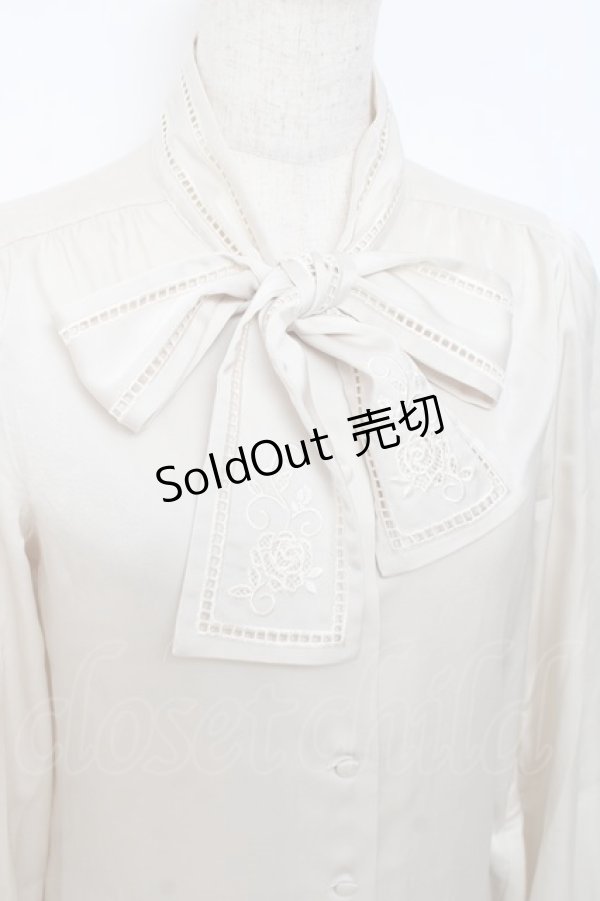 画像3: an another angelus / ローズカットワークボウタイブラウス  生成り Y-25-11-15-062-CA-BL-SZ-ZY (3)