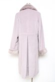 画像2: axes femme / ファー襟フロント刺繍ロングコート  ラベンダー Y-25-11-15-114-AX-CO-SZ-ZY (2)