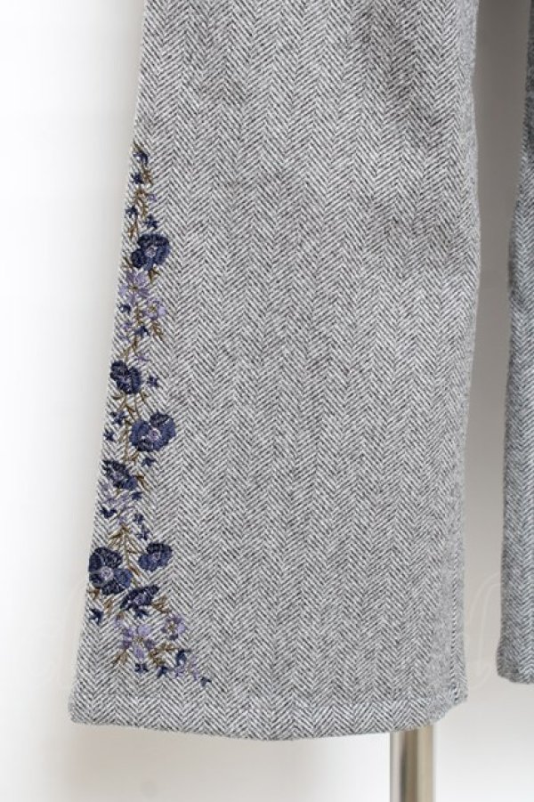 画像3: axes femme / 裾刺繍起毛ストレートパンツ  グレー Y-25-11-15-118-AX-PA-SZ-ZY (3)