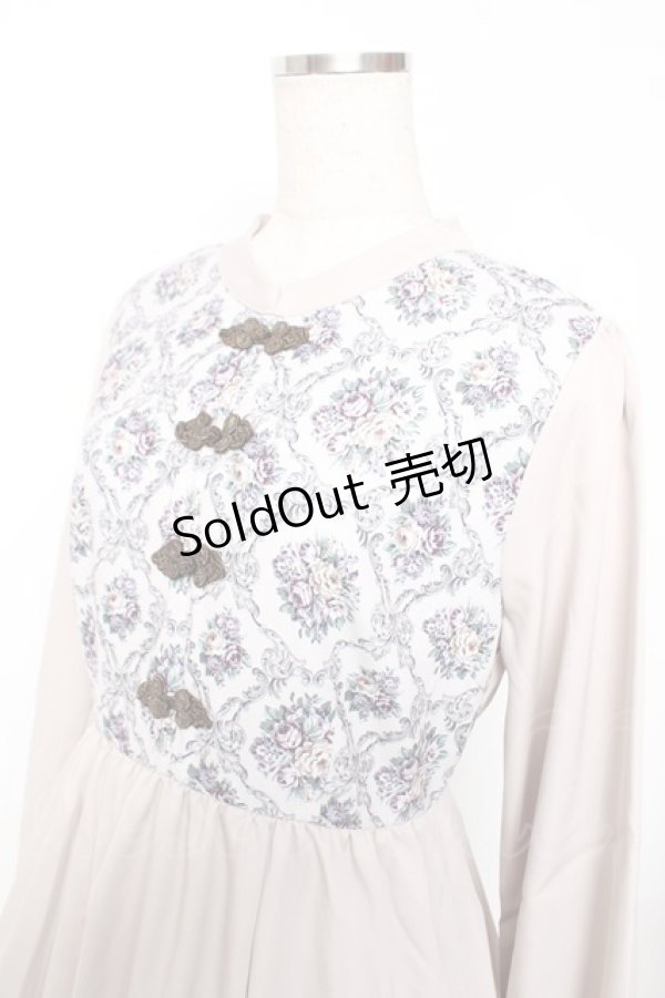 画像3: axes femme / チャイナ釦薔薇柄切替ワンピース F ベージュ Y-25-11-22-155-AX-OP-SZ-ZY (3)