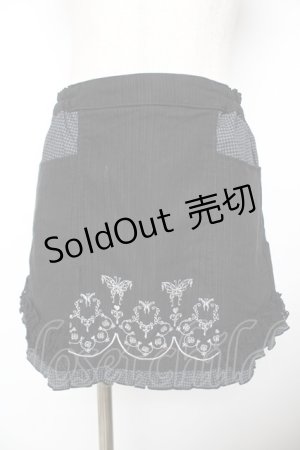 画像: HONEY / 後ろバッスルバタフライ刺繍スカート  黒 Y-25-11-22-261-HN-SK-SZ-ZY